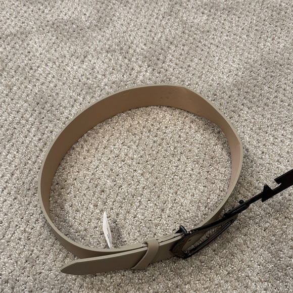 ❤️Express Women's Taupe Belt with Black Geometric Buckle - Picture 6 of 9